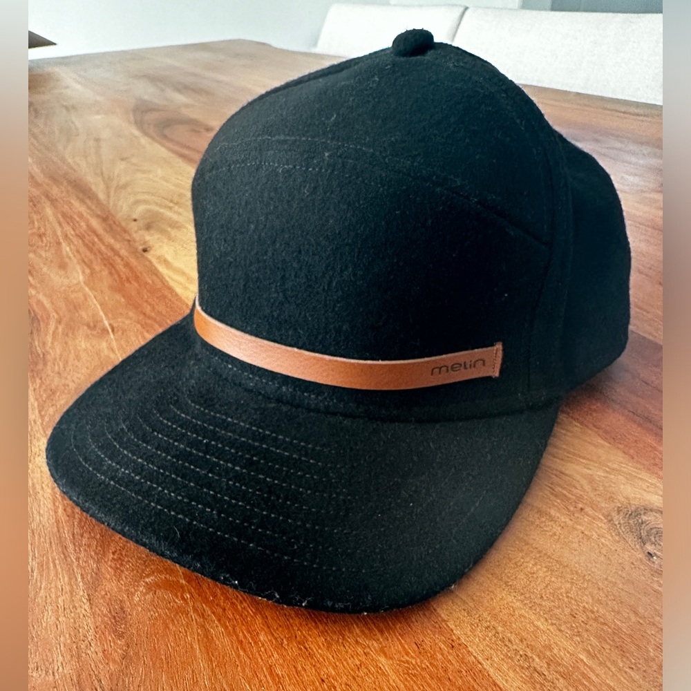 NWOT melin hat